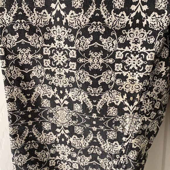 2 for 20 - h and m tight patterned pants - Picture 2 of 4